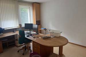Großes Zweifamilienhaus mit viel Potenzial und neuer Heizung! – Die vollständige Adresse der Immobilie erhältst du vom Anbieter., 61130 Nidderau – Vorschaubild 4