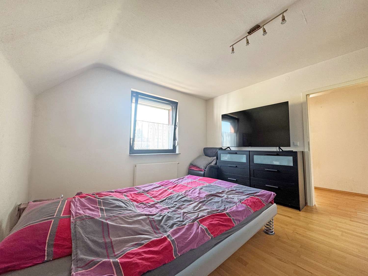 Immobilie in Viernheim - Zukunftssicher wohnen & investieren – Mehrfamilienhaus für Anleger und Familien - Bild 1