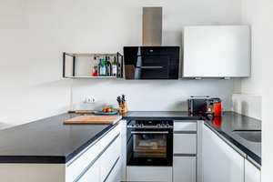 Geschmackvoll neu möblierte Wohnung mit Balkon zum Park am Gleisdreieck – Schöneberger Ufer 5c, 10785 Kreuzberg, Berlin – Vorschaubild 5