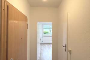 Helle 3-Zimmer Wohnung mit Balkon und EBK – Wolgograder Allee 66, 9123 Hutholz, Chemnitz – Vorschaubild 2