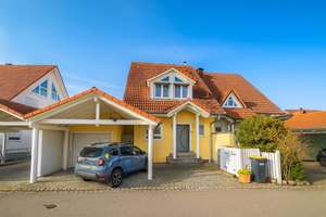 Zum Verkauf: Charmante Doppelhaushälfte mit Einliegerwohnung in Bad Krozingen-Schlatt – Die vollständige Adresse der Immobilie erhältst du vom Anbieter., 79189 Bad Krozingen – Vorschaubild 1