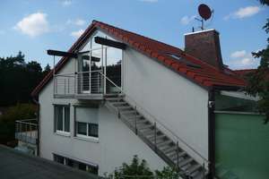 Helles 2-Zimmer Dachstudio mit Balkon in Schwaig