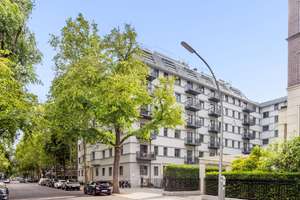 Timeless elegance at Ludwigkirchplatz – a haven in the heart of City West – Die vollständige Adresse der Immobilie erhältst du vom Anbieter., 10719 Wilmersdorf, Berlin – Vorschaubild 28