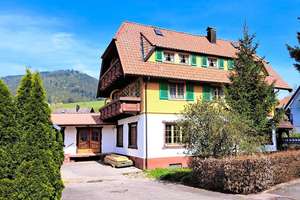 Das Haus für die große Familie oder Mehrgenerationen auf großem Grundstück mit Ausbaureserve – Die vollständige Adresse der Immobilie erhältst du vom Anbieter., 72270 Baiersbronn – Vorschaubild 1