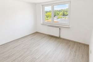 Attraktive 3-Zimmer-Eigentumswohnung mit Süd-Loggia und Tiefgaragenstellplatz in Denzlingen – Frankenstraße 3, 79211 Denzlingen – Vorschaubild 2