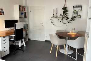Helle moderne 2-Zimmer-Wohnung mit Balkon in der Altstadt – Wallstraße 15, 40213 Düsseldorf – Vorschaubild 1