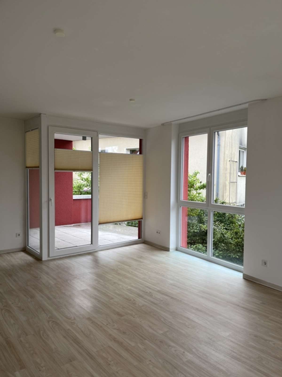 Moderne 3-Zimmer-Wohnung mit Loggia und PKW Stellplatz in bevorzugter Lage des Ostviertels