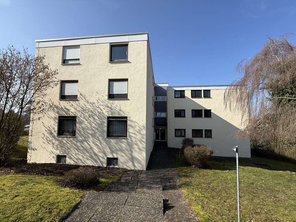 Immobilie in Vellberg - 3-ZIMMER-EIGENTUMSWOHNUNG
MIT BALKON UND STELLPLATZ
IN VELLBERG-DÜRRSCHING - Bild 0