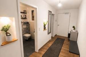 Hochwertige 2-Zimmer-Erdgeschosswohnung in Traunstein – Die vollständige Adresse der Immobilie erhältst du vom Anbieter., 83278 Traunstein – Vorschaubild 2