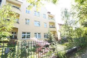 Vermietete Altbauwohnung mit Balkon im exklusiven Villenviertel! – Die vollständige Adresse der Immobilie erhältst du vom Anbieter., 12207 Lichterfelde, Berlin – Vorschaubild 1