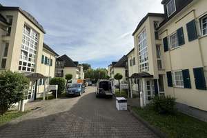 Attraktive Dachgeschosswohnung mit zwei Balkonen und Tiefgaragenstellplatz in Dresden – Die vollständige Adresse der Immobilie erhältst du vom Anbieter., 1279 Laubegast, Dresden – Vorschaubild 4