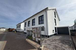 Neubau Doppelhaushälfte mit 5 Zimmern in Gensingen  – Im Sonnenschein 12A, 55457 Gensingen – Vorschaubild 1