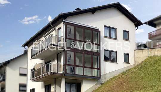 Bild von Großzügiges ZFH mit Fernblick, großem Grundstück und PV-Anlage