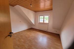 Wohnen mit Charakter: 3-Zimmer-Dachgeschosswohnung in Elztal – 74834 Elztal – Vorschaubild 4