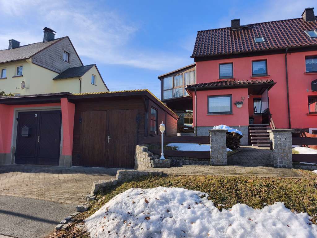 Immobilie in Großhartmannsdorf - Doppelhaushälfte mit 2Garagen in Großhartmannsdorf - Bild 0