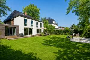 Großzügige Generationenvilla mit drei Wohneinheiten und sonnigem Garten in Bestlage von Othmarschen! – Die vollständige Adresse der Immobilie erhältst du vom Anbieter., 22605 Othmarschen, Hamburg – Vorschaubild 2