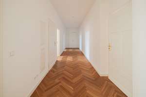 Komfortabler Altbau in Elbnähe. Balkon, Parkett, Carport, und Tageslichtbad mit Wanne. – Hertelstraße 20, 1307 Johannstadt-Nord, Dresden – Vorschaubild 2