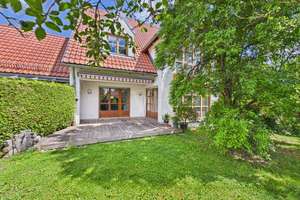 Großzügiges Familienhaus mit Gartenidylle und Einliegerwohnung – Die vollständige Adresse der Immobilie erhältst du vom Anbieter., 86199 Bergheim, Augsburg – Vorschaubild 2