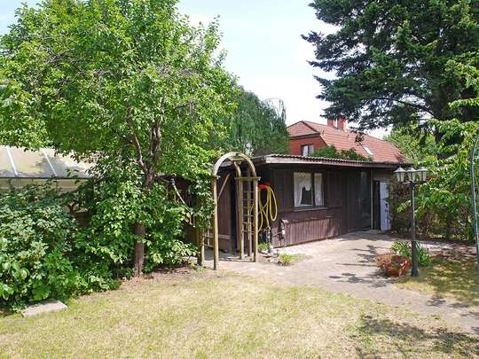 Bungalow mit Einliegerwohnung, Ausbaureserve und großem Garten in Rudow - Bild 24