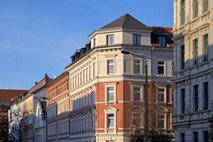 Schöne Kapitalanlage in Gohliser Gründerzeitbau: Vermietete 2-Zimmer-Wohnung mit Balkon – Elsbethstraße 34, 4155 Leipzig – Vorschaubild 1