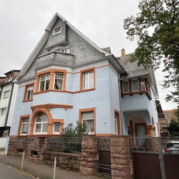 Neu saniert mit Stil: 4,5-Zimmer Maisonnette in historischer Stadtvilla