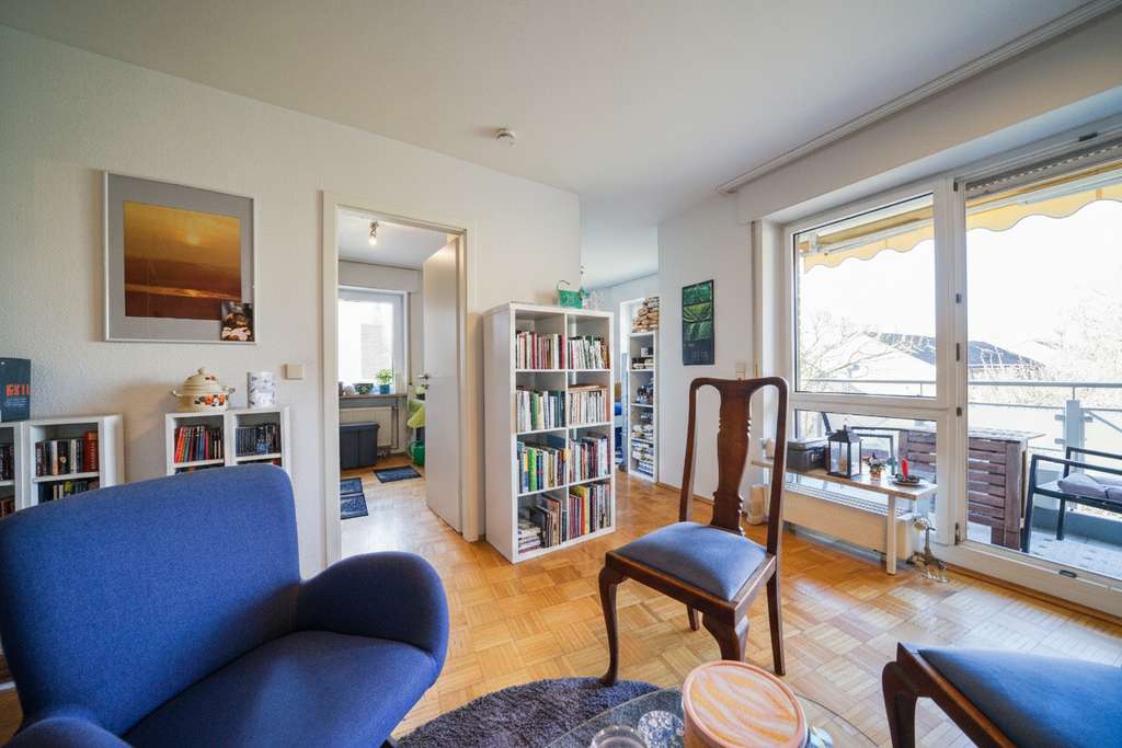 Immobilie in Hürth - *Gepflegt, barrierefrei & ruhig gelegen: 1,5 Zimmer Etagenwohnung mit Loggia & Außenstellplatz* - Bild 3