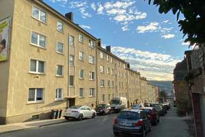 Gut geschnittene 2-Zimmer-Wohnung mit Balkon in der Nähe der Trasse – Germanenstr. 46, 42277 Oberbarmen, Wuppertal – Vorschaubild 1