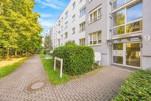 Sofort verfügbare und äußerst gepflegte 3-Zimmer-Wohnung mit Balkon und Tiefgarage in Zentrum-Süd