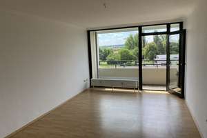 H-Bemerode, Bindingweg 1, helle 2 Zi-Whg., 62 m², Balkon m. Weitblick, EBK, 4. OG, Aufzug, Wannenbad – Bindingweg 1, 30559 Bemerode, Hannover – Vorschaubild 3