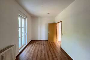 Ihr neues Zuhause in Ebersdorf – Wohnen mit Balkon in ruhiger Lage – Erich-Steinfurth-Straße 17, 9131 Ebersdorf, Chemnitz – Vorschaubild 1
