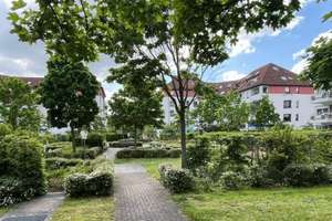 Praktisch geschnittene & lichtdurchflutete 2-Raum-Wohnung mit Balkon, Außenjalousien, Personenaufzug – Hermelinstr. 4, 4329 Heiterblick, Leipzig – Vorschaubild 2