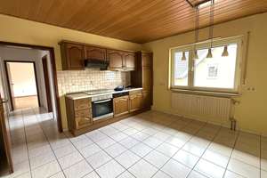 Willkommen daheim! Tolles 2-FH mit 2 sep. Eingängen, 2 Garagen, Balkon, Terrasse und schönem Garten – Die vollständige Adresse der Immobilie erhältst du vom Anbieter., 76706 Dettenheim – Vorschaubild 15