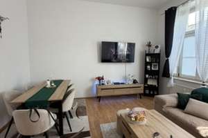 Altbau-Charme pur: 2-Zimmer-Wohnung mit Balkon mitten in Augsburg – kurzfristig bezugsfrei- – Volkhartstraße 18, 86152 Georgs- und Kreuzviertel, Augsburg – Vorschaubild 8
