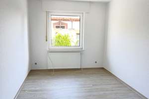 Schöne, ebenerdige Seniorenwohnung in Westrhauderfehn! Zentrum!
Ideal für eine Person! – Die vollständige Adresse der Immobilie erhältst du vom Anbieter., 26817 Rhauderfehn – Vorschaubild 5