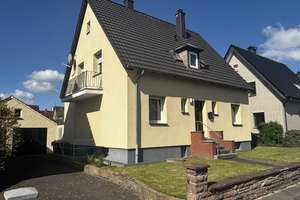 Zweifamilienhaus in Lage - eine gute Kombination aus Gemütlichkeit und Potenzial – Die vollständige Adresse der Immobilie erhältst du vom Anbieter., 32791 Lage – Vorschaubild 1