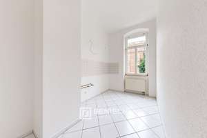 Wo der Balkon die Perspektive öffnet: Lichtdurchflutetes Eckwohnzimmer im Herzen von Löbtau – Die vollständige Adresse der Immobilie erhältst du vom Anbieter., 1159 Löbtau-Nord, Dresden – Vorschaubild 5