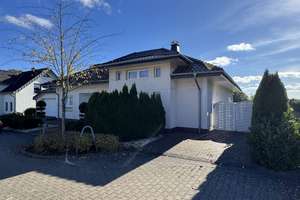 Komfortables Einfamilienhaus mit Wellnessbereich, Fußbodenheizung und Ausbaupotenzial