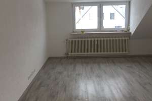 Praktische 2-Zimmer-Dachgeschoss Wohnung Bahnhofsnah in Ehningen 