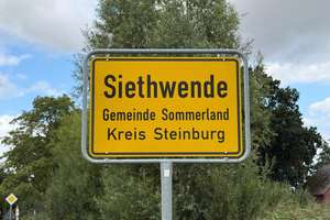*Gepflegtes Einfamilienhaus mit Charme auf großem Grundstück* – Sommerland 7, 25358 Sommerland – Vorschaubild 1