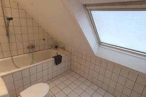 3 ½ R. Wohnung mit Balkon und zwei Bädern in Oberhausen-Dümpten (ruhige Lage) – Die vollständige Adresse der Immobilie erhältst du vom Anbieter., 46047 Schlad, Oberhausen – Vorschaubild 10