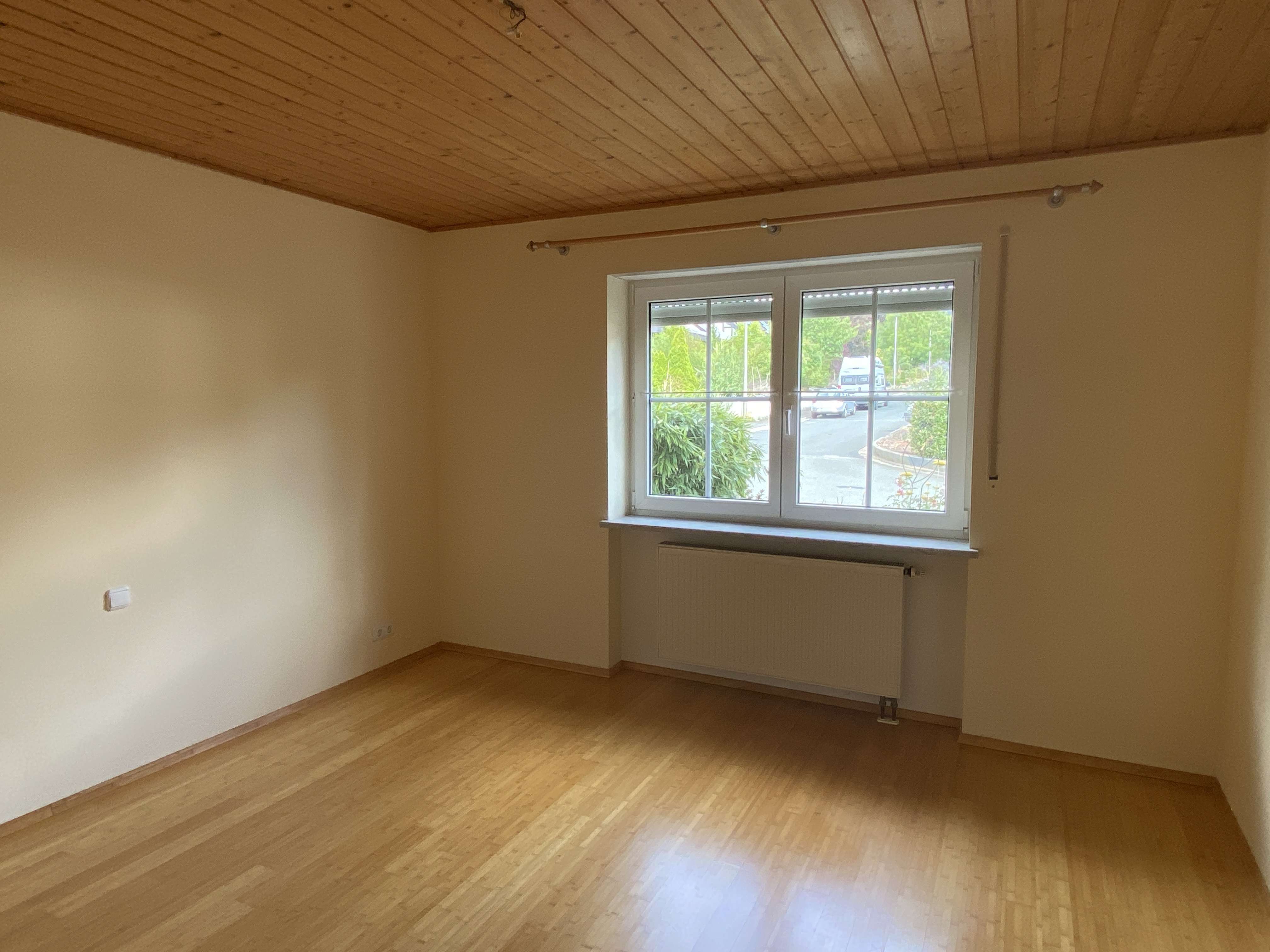 Immobilie in Eggolsheim - Gepflegtes Mehrfamilienhaus mit Ausblick in ruhiger Hanglage – - Bild 9