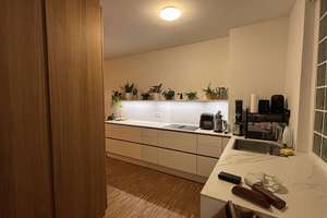 Charmante 2-Zimmer-Wohnung mit Balkon und moderner Einbauküche – Tübinger Straße 3c, 80686 Land in Sonne, München – Vorschaubild 4