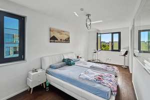 Wohnen auf höchstem Niveau - Doppelhaushälfte am Riedberg mit Garage und Carport -Effizienzklasse 55 – 60438 Kalbach-Riedberg, Frankfurt am Main – Vorschaubild 8