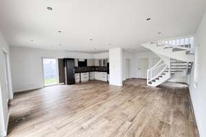 Grün. Großzügig. Stilvoll. Einfamilienhaus in Jüchen-Hochneukirch – Die vollständige Adresse der Immobilie erhältst du vom Anbieter., 41363 Jüchen – Vorschaubild 1