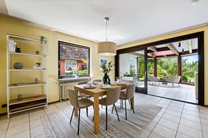 Ihr neues Zuhause: 5-Zimmer-Einfamilienhaus mit liebevoll angelegtem Garten – Die vollständige Adresse der Immobilie erhältst du vom Anbieter., 25746 Heide – Vorschaubild 4