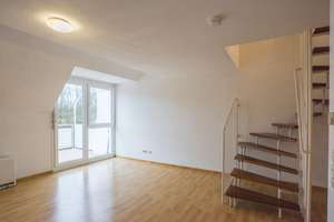 +++ renovierte DG-Maisonette - sep. Zugang - S-Blk. mit Blick ins Grüne - inkl. EBK & Kfz-Stpl. +++ – Mercatorweg 57, 70439 Stammheim-Süd, Stuttgart – Vorschaubild 8