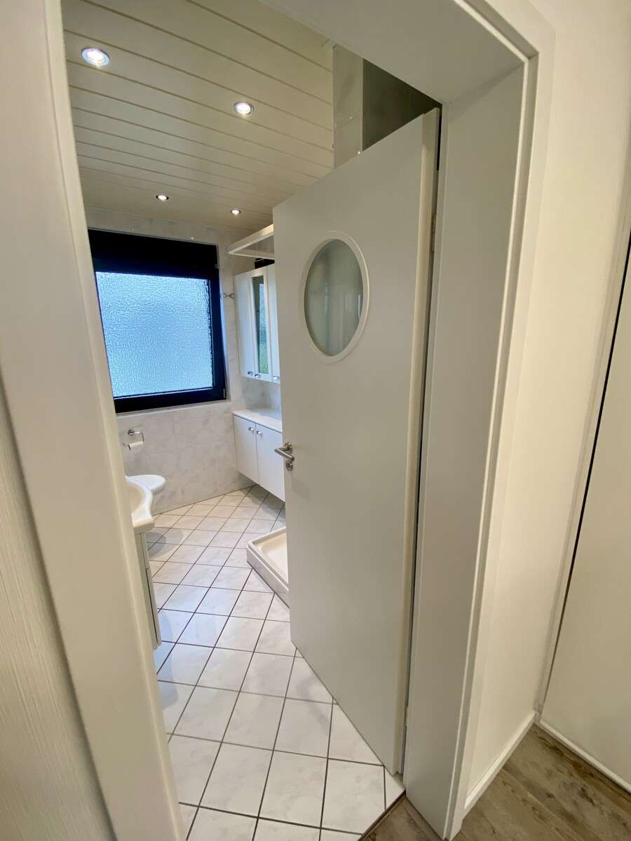 Immobilie in Reinhardshagen - Attraktives Zweifamilienhaus in Reinhardshagen - Frei nach Absprache - Bild 5