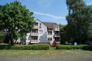 Geräumige Dachgeschosswohnung mit Balkon! (WBS für zwei Personen erforderlich)