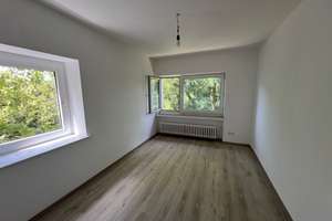 Blick ins Grüne mit Balkon - Bad mit Fenster - Duisburg Rheinhausen – Brahmsstraße 46, 47226 Rheinhausen-Mitte, Duisburg – Vorschaubild 4