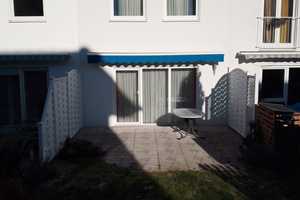 Gepflegtes Reihenhaus mit EBK, Garage, Stp., in ruhiger Lage von Ostelsheim – Calw (Kreis) – Vorschaubild 1